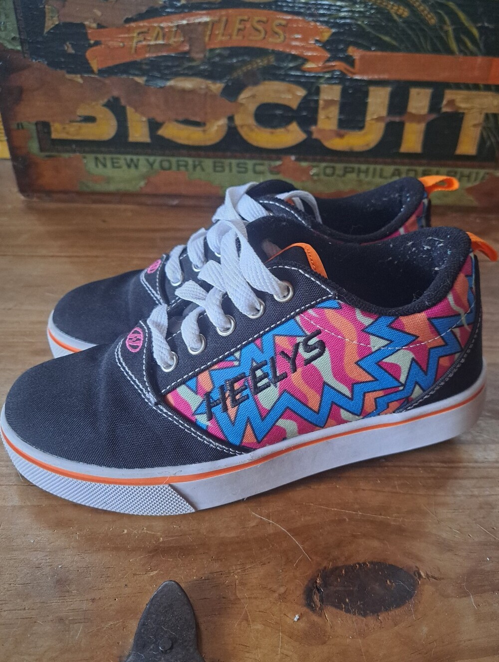 Heelys Pro 20 Prints Roller Sneakers Kids 3Y 90s Neon Retro Zig Zag HES1031